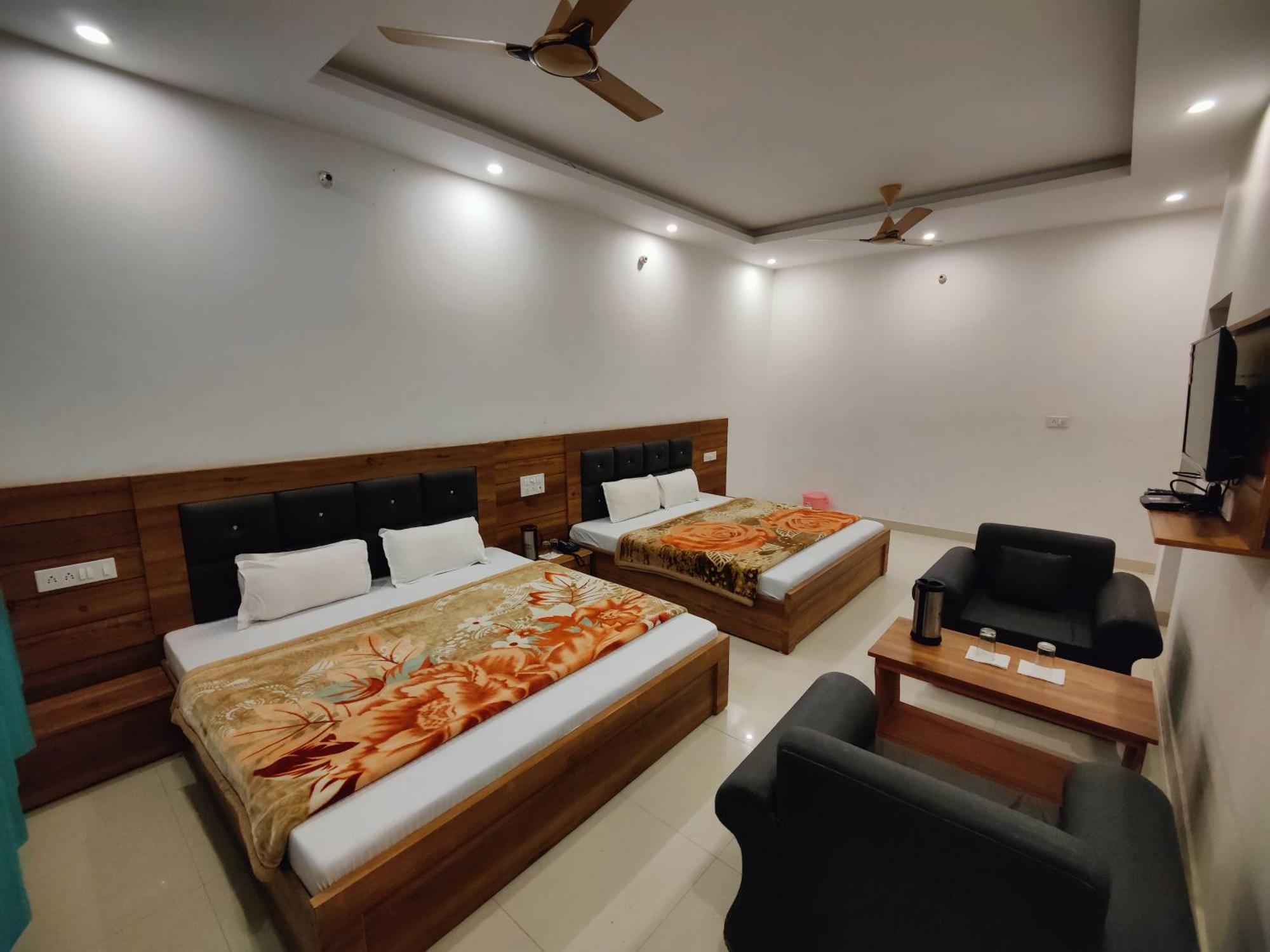 Alaknanda Motel & Restaurant Rudraprayāg Eksteriør bilde