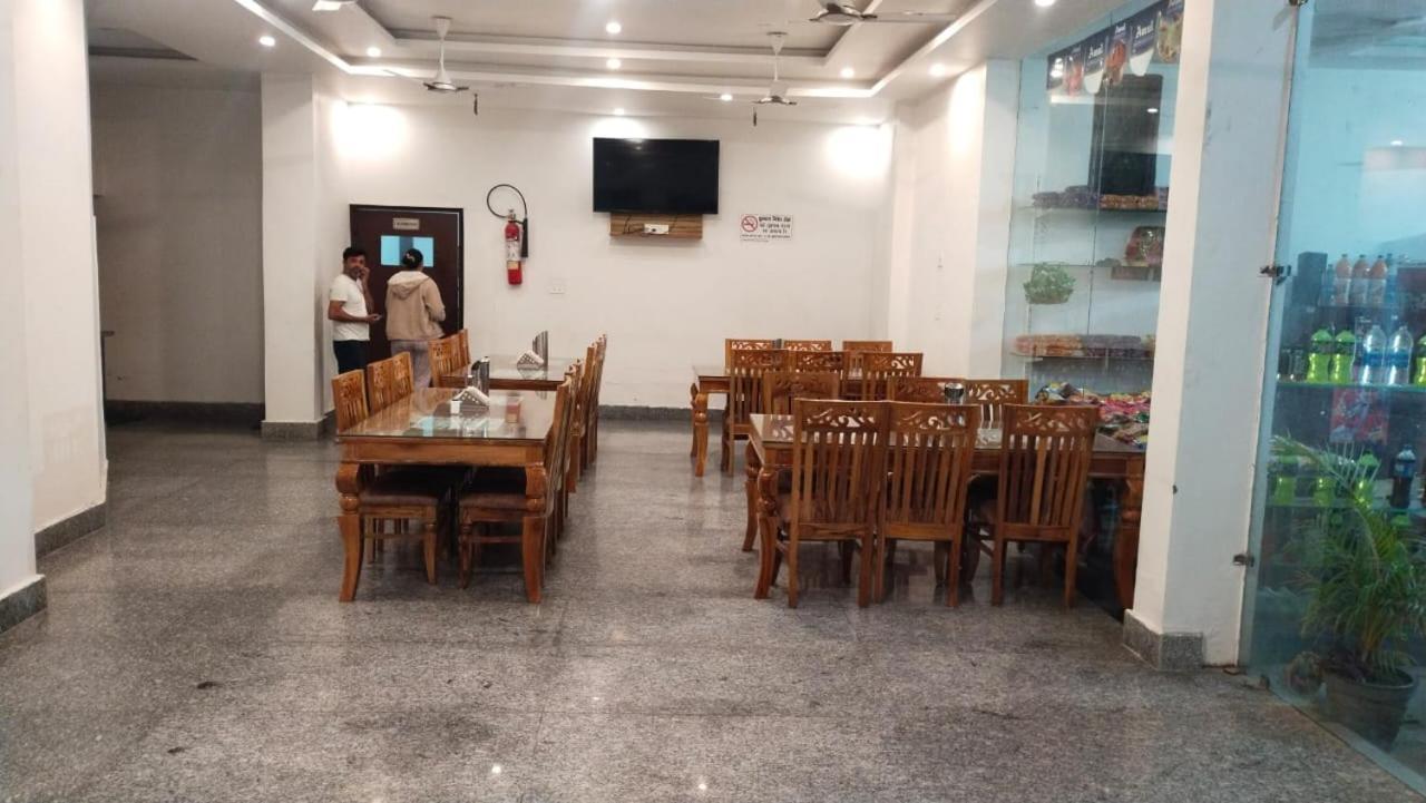 Alaknanda Motel & Restaurant Rudraprayāg Eksteriør bilde